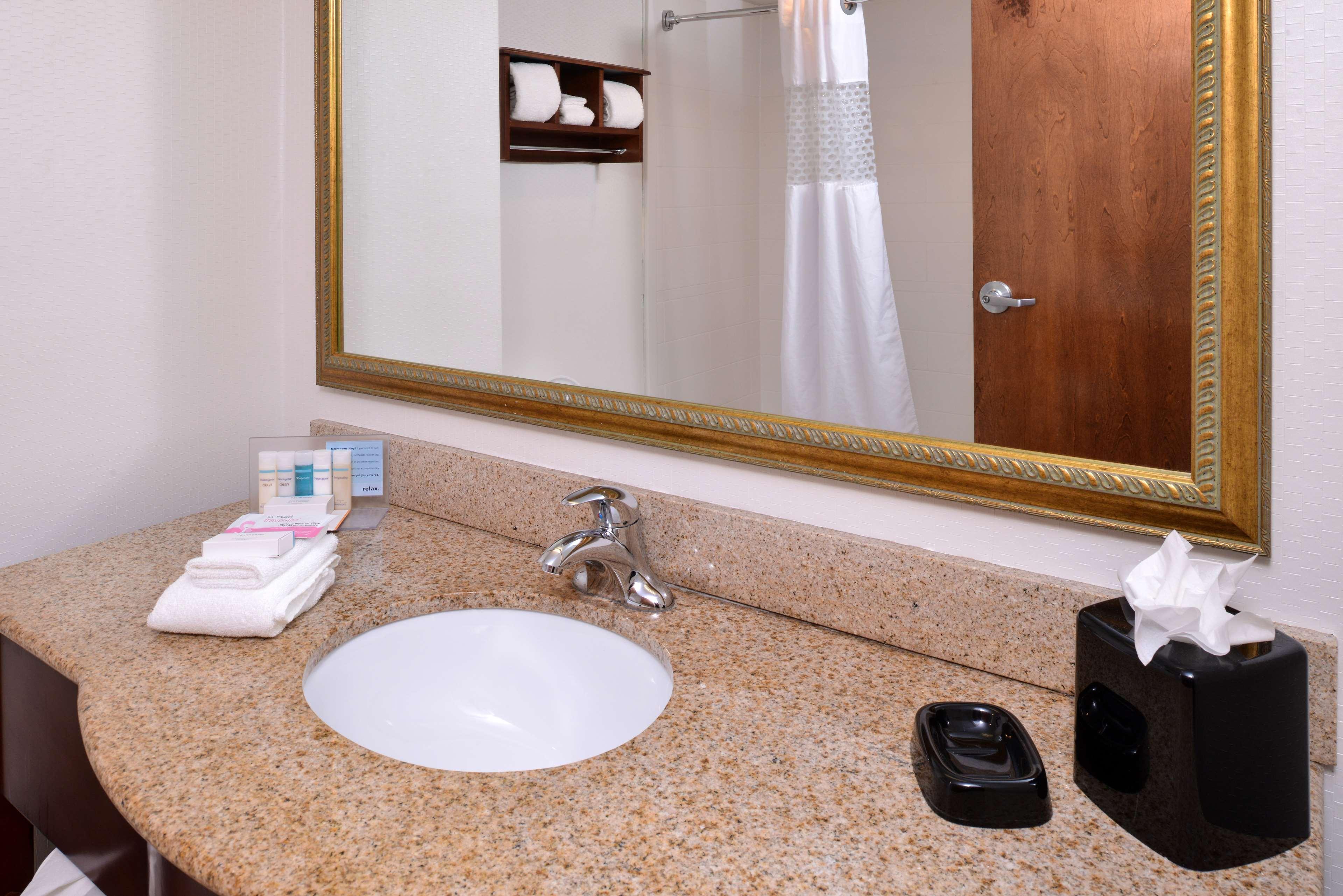 Hampton Inn Хендерсон Экстерьер фото